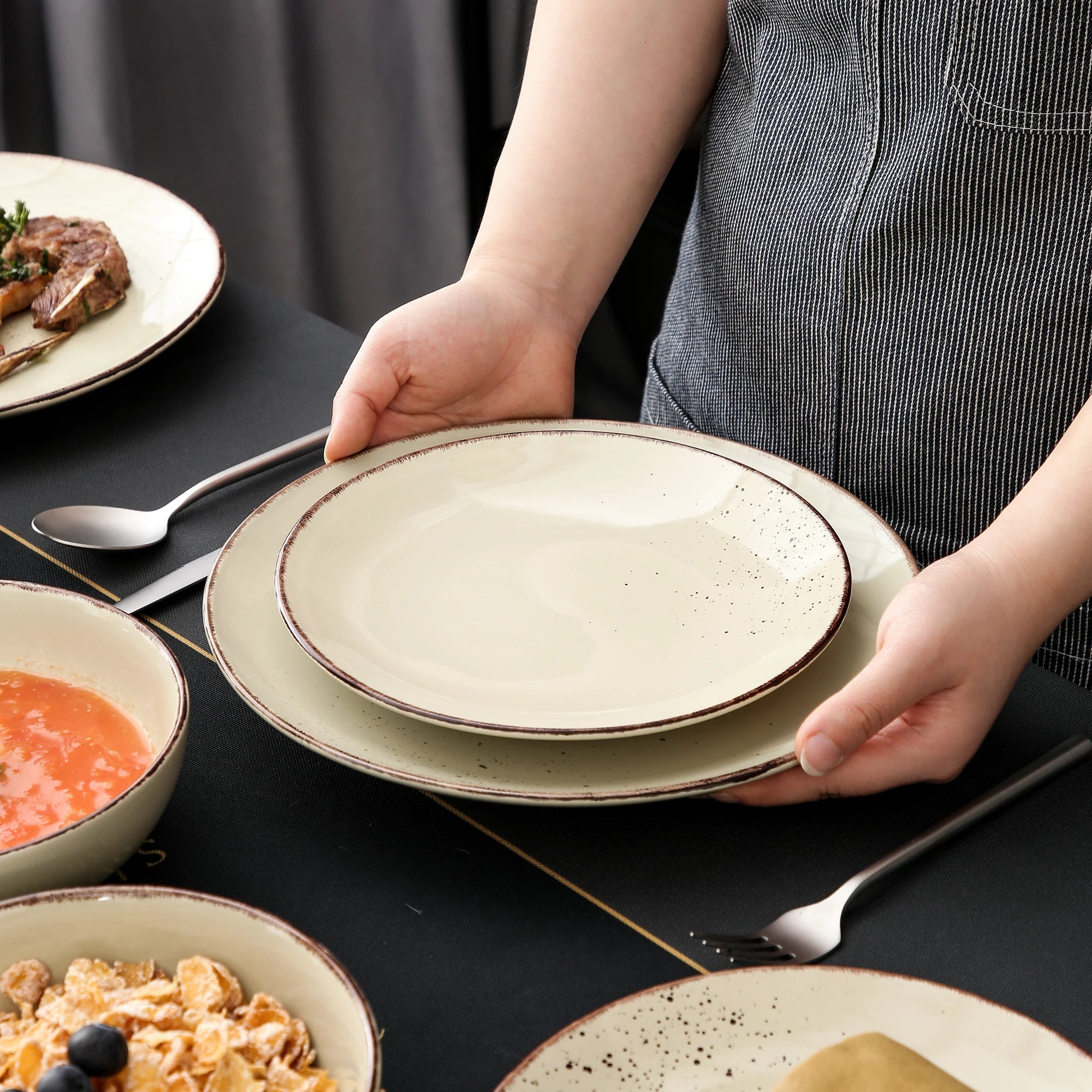 CasaLuxe Dinnerware Set